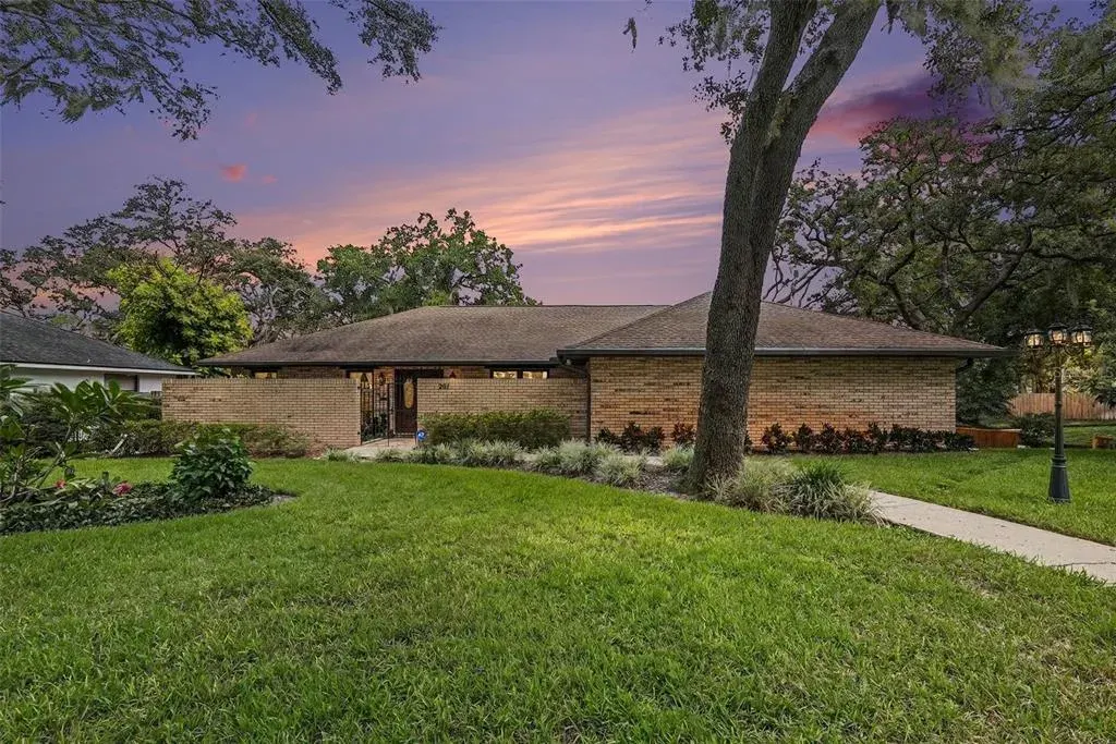 201 Wild Oak Drive, Brandon, FL, 33511