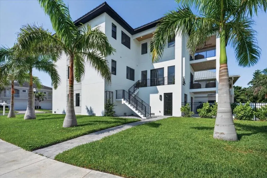 116 Wimbledon Court, Redington Shores, FL, 33708