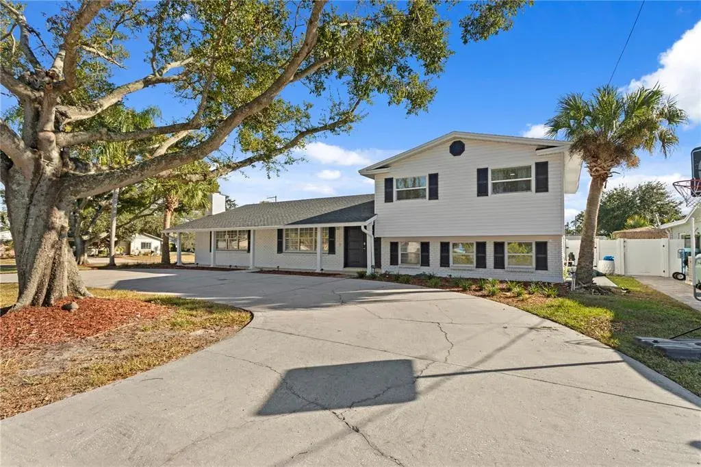 8702 Elmwood Lane, Tampa, FL, 33615