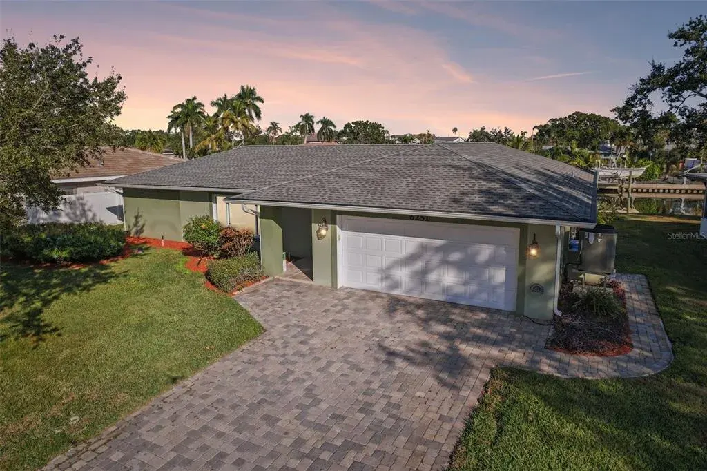 6251 18th Street NE, St Petersburg, FL, 33702