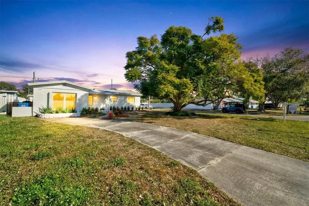 5701 14th Avenue N, St Petersburg, FL, 33710