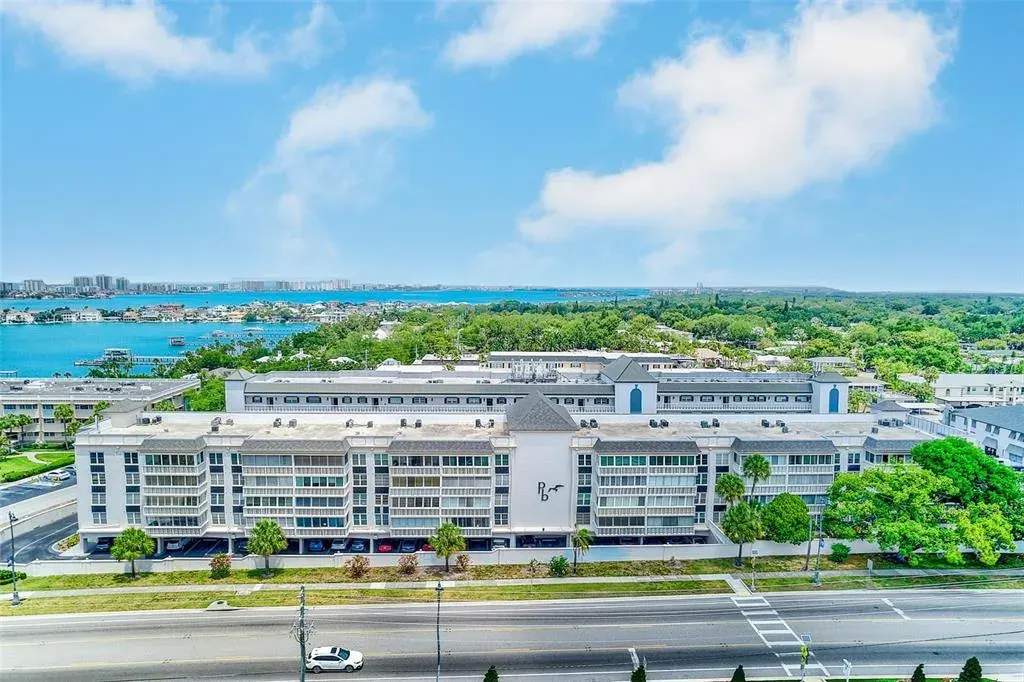 131 Bluff View Drive, Unit 401, Belleair Bluffs, FL, 33770