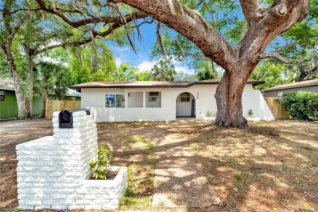 429 E Oakwood Street, Tarpon Springs, FL, 34689