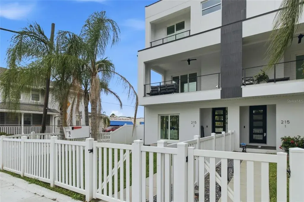 215 W Columbus Drive, Unit 2, Tampa, FL, 33602