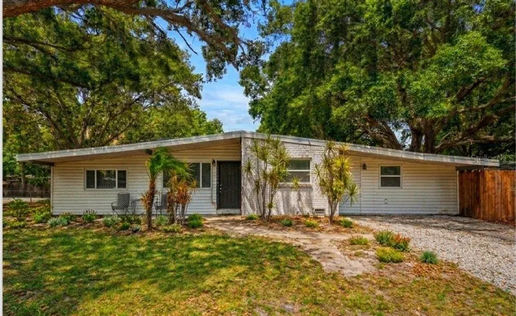 4437 W Bay Avenue, Tampa, FL, 33616