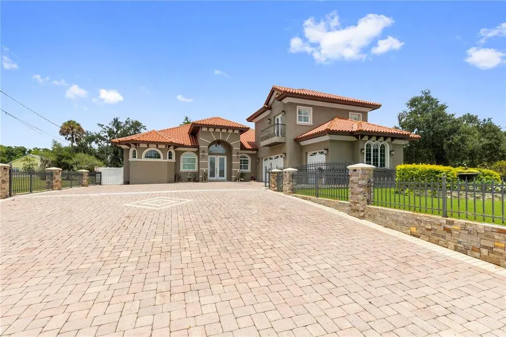 2101 W Bearss Avenue, Tampa, FL, 33618
