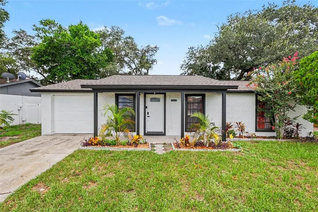 8253 Greenleaf Circle, Tampa, FL, 33615