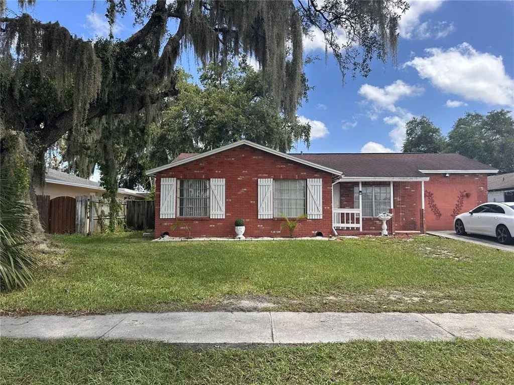 8848 Oak Circle, Tampa, FL, 33615