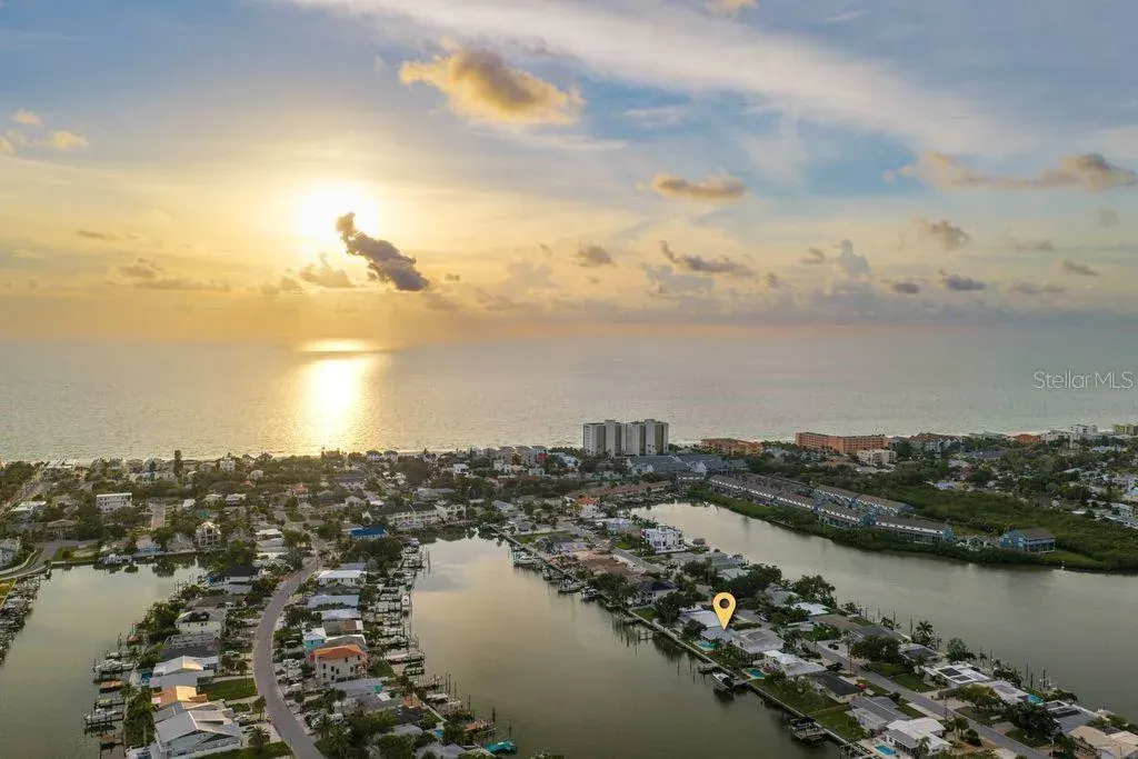 337 La Hacienda Drive, Indian Rocks Beach, FL, 33785