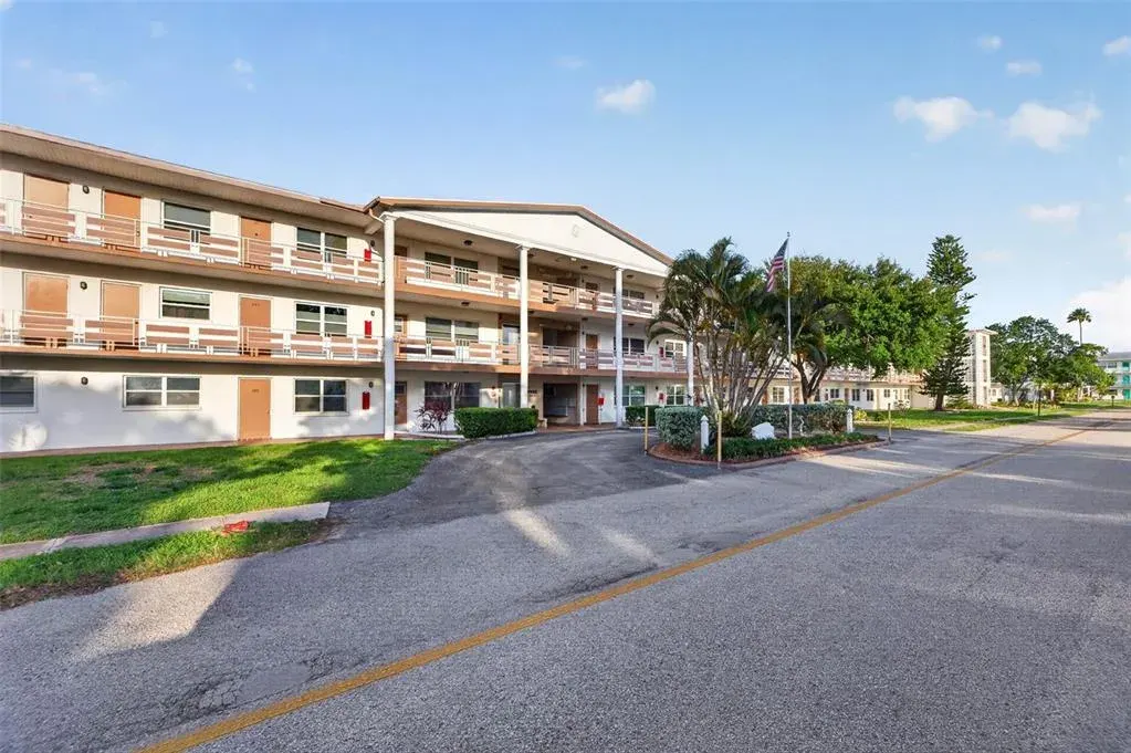 6015 19th Street N, Unit 215, St Petersburg, FL, 33714
