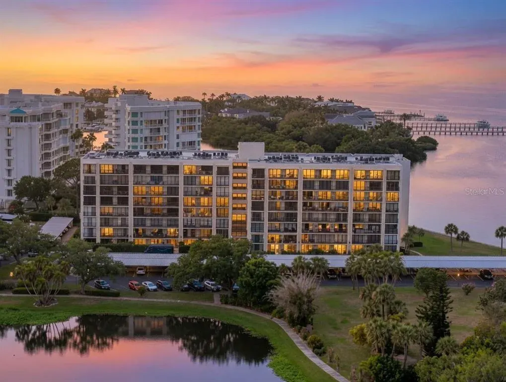 100 Oakmont Lane, Unit 204, Belleair, FL, 33756
