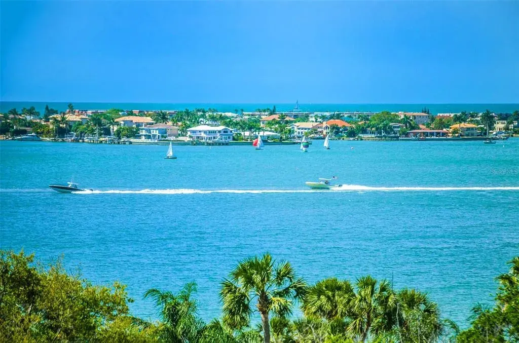 139 Bluff View Drive, Unit 407, Belleair Bluffs, FL, 33770