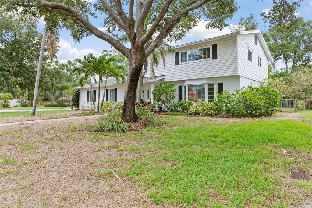 1901 Dormieone Road N, St Petersburg, FL, 33710