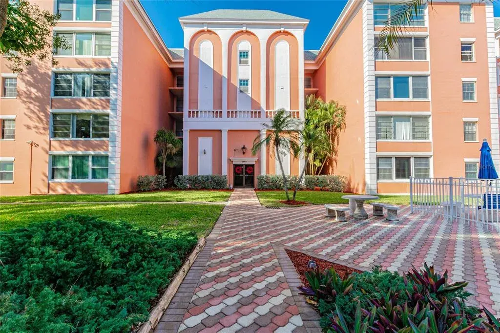 1900 68th Street N, Unit 210, St Petersburg, FL, 33710