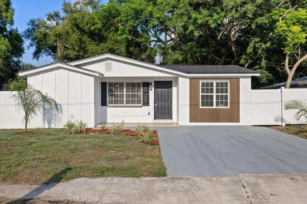 8711 N River Forest Circle, Tampa, FL, 33604