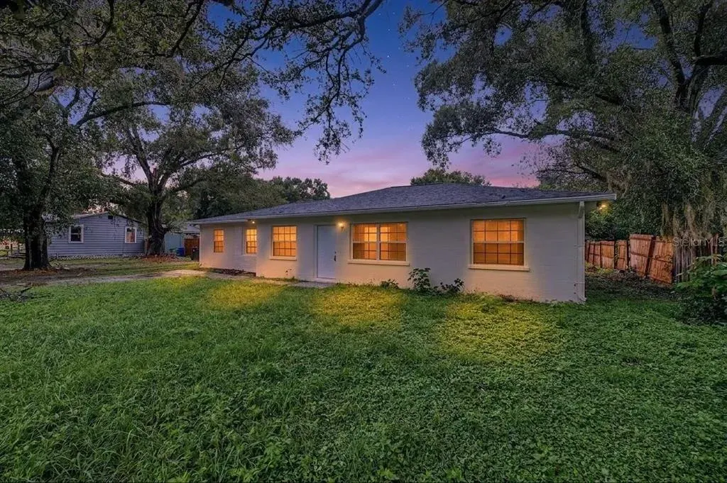 810 E 120th Avenue, Tampa, FL, 33612