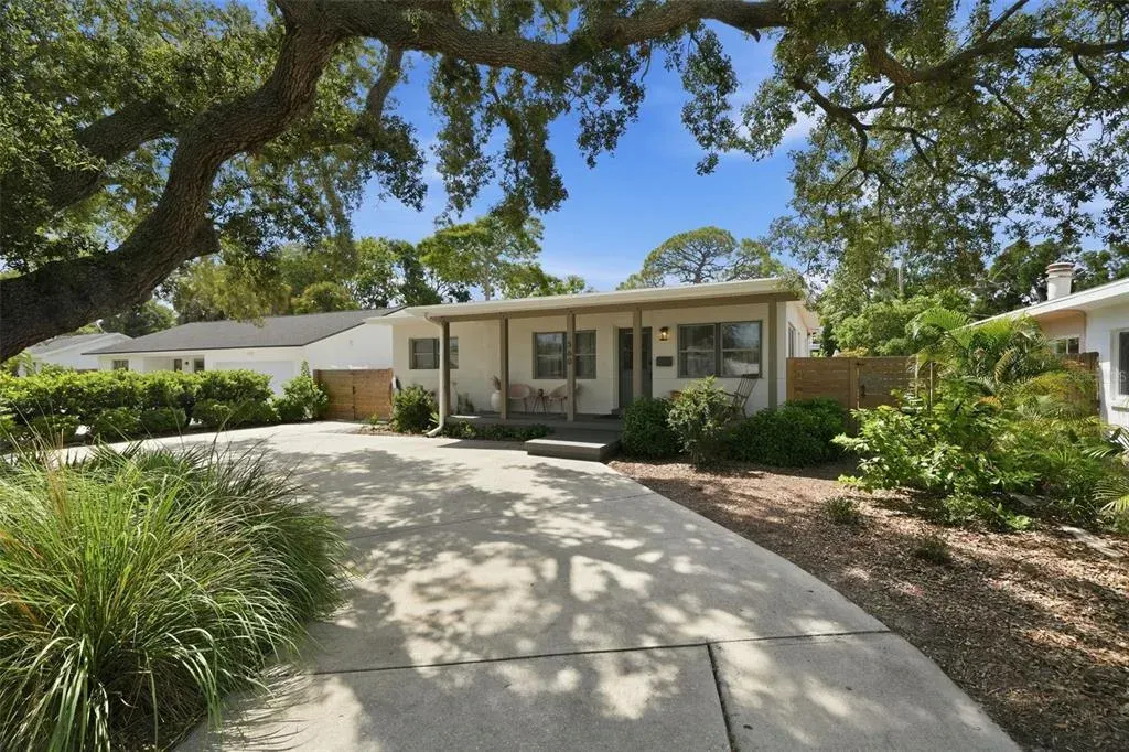 560 62nd Avenue S, St Petersburg, FL, 33705