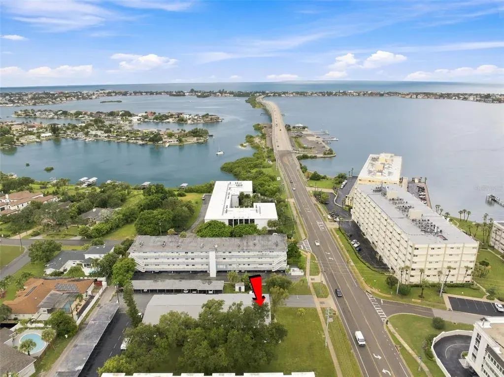 2950 W Bay Drive, Unit B1, Belleair Bluffs, FL, 33770