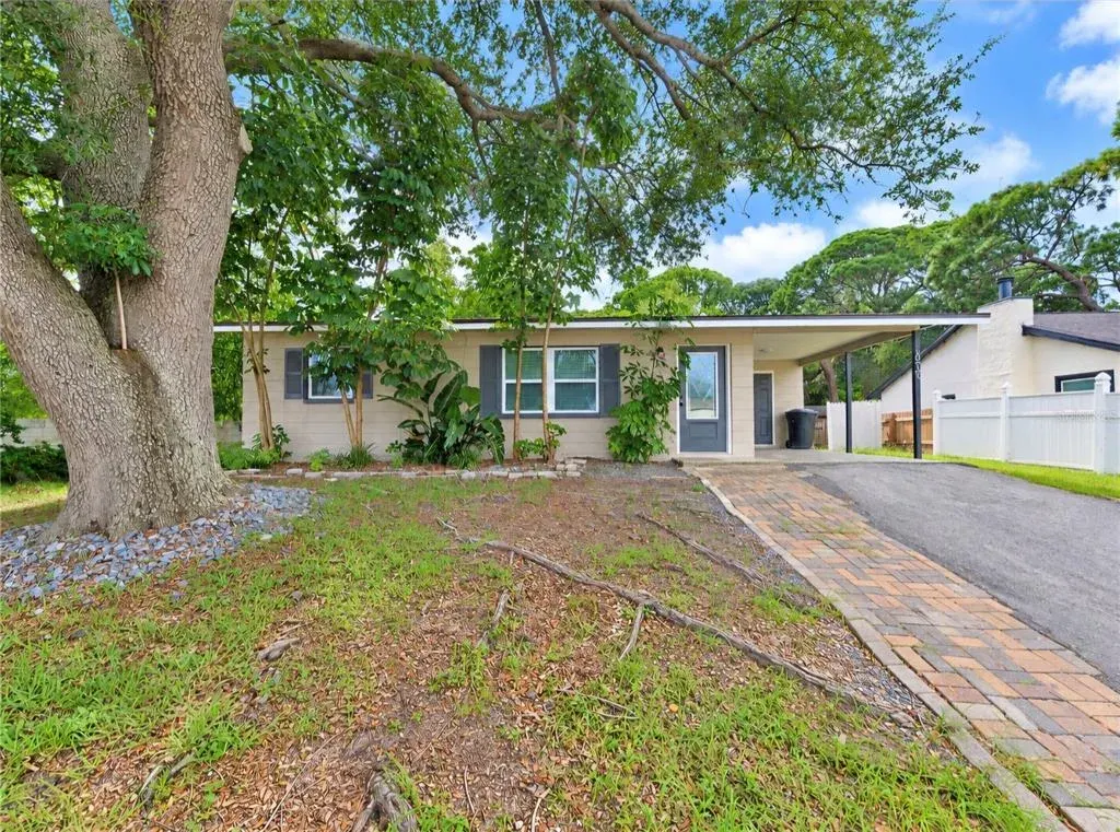 6800 1st Street N, St Petersburg, FL, 33702
