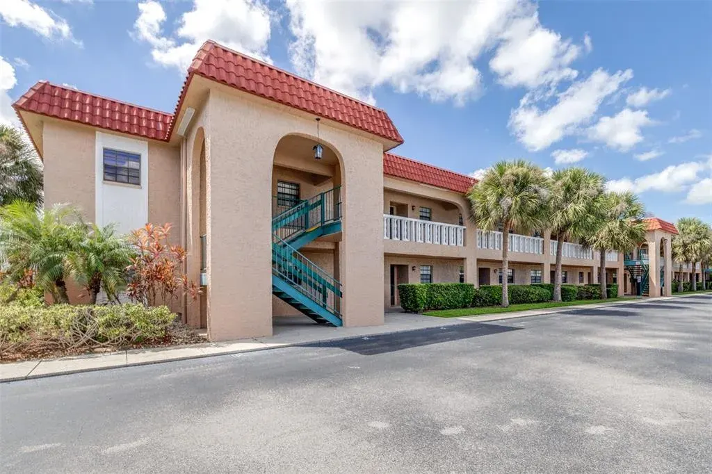 1750 Belleair Forest Drive, Unit A8, Belleair, FL, 33756