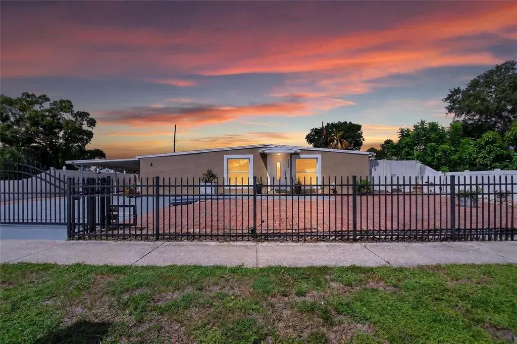 1727 Waikiki Way, Tampa, FL, 33619