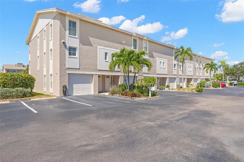 255 Capri Circle N, Unit 30, Treasure Island, FL, 33706