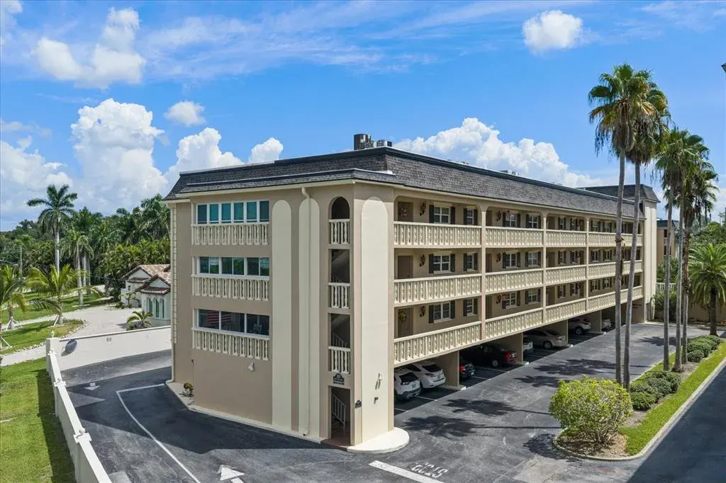 155 Bluff View Drive, Unit 209, Belleair Bluffs, FL, 33770