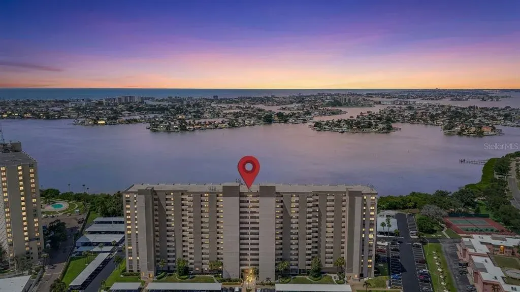 7050 Sunset Drive S, Unit 211, South Pasadena, FL, 33707