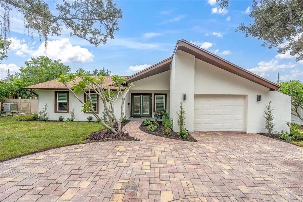 2010 Pinellas Point Drive S, St Petersburg, FL, 33712