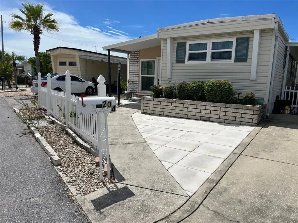 6580 Seminole Boulevard, Unit 204, Seminole, FL, 33772