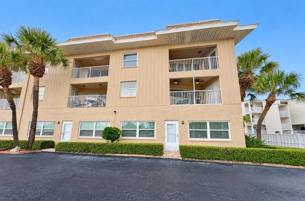 3100 Gulf Boulevard, Unit 314, Belleair Beach, FL, 33786