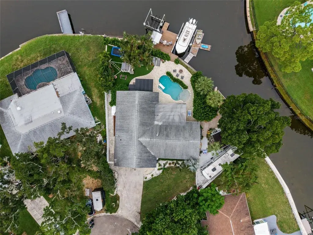 4785 Butterfly Place NE, St Petersburg, FL, 33703