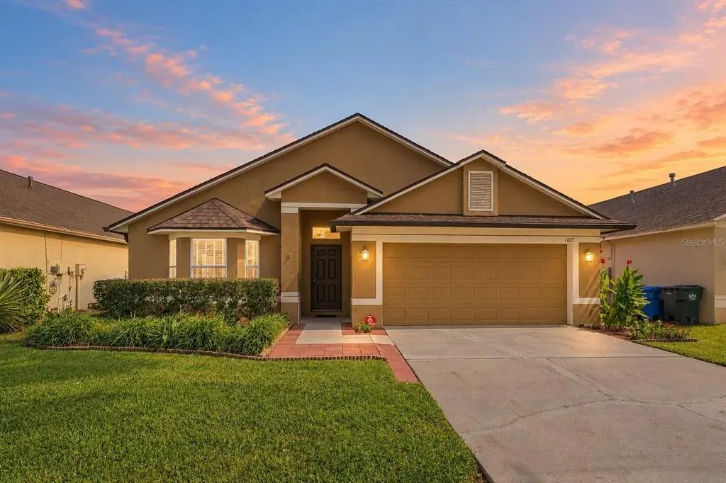 1123 Lumsden Pointe Boulevard, Valrico, FL, 33594