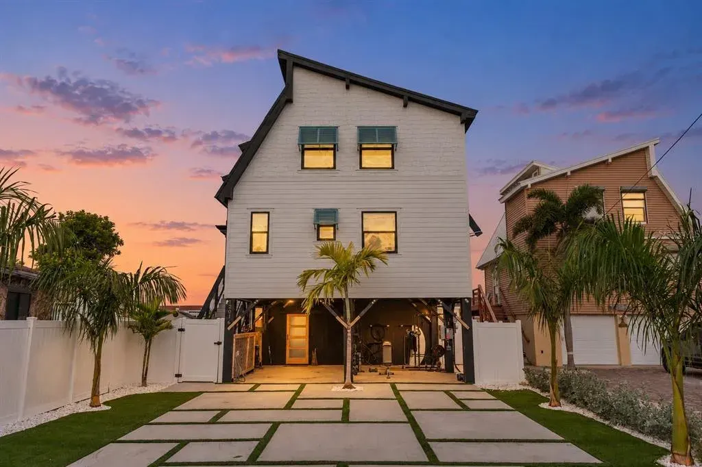 12016 Lagoon Ln, Treasure Island, FL, 33706