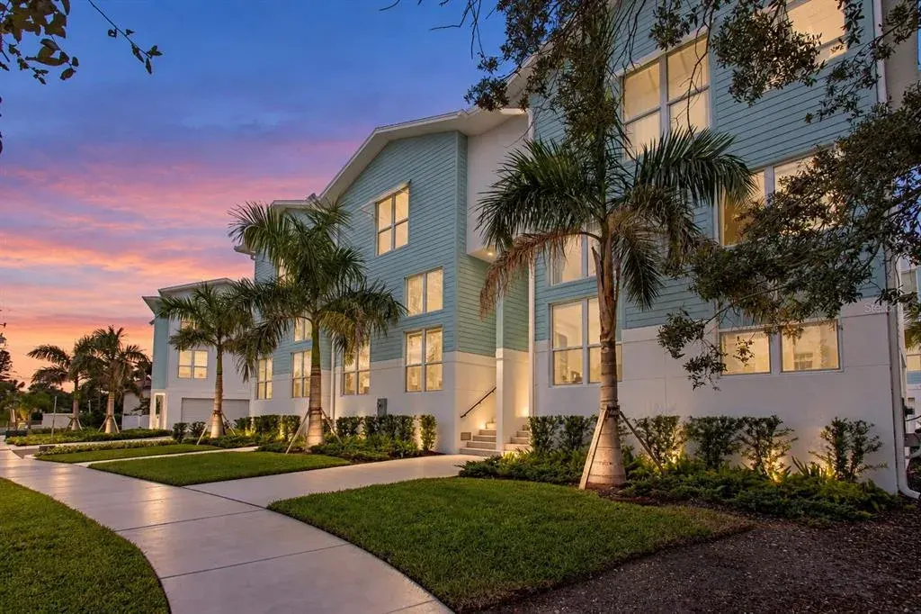 3826 Pompano Drive SE, St Petersburg, FL, 33705