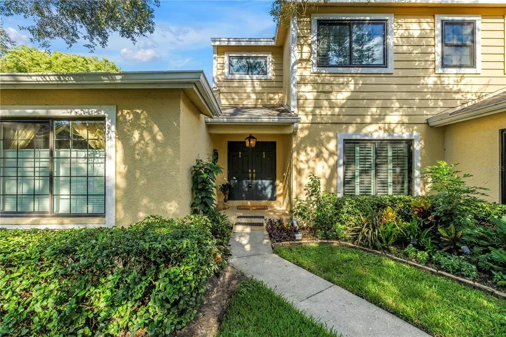 868 Glades Court NE, St Petersburg, FL, 33702
