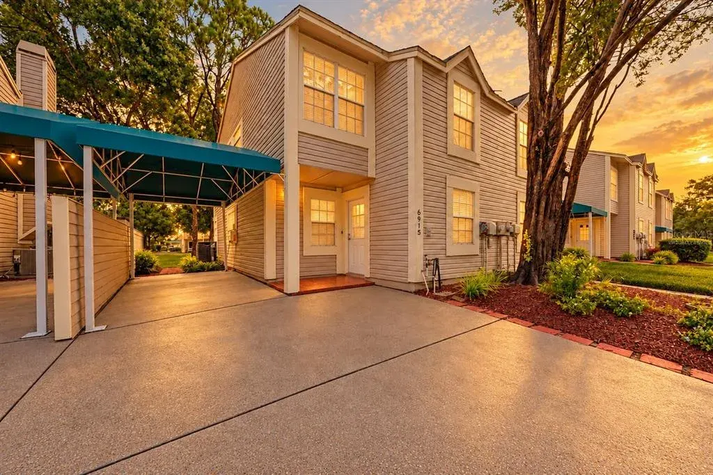 6915 Lakeview Court, Tampa, FL, 33634