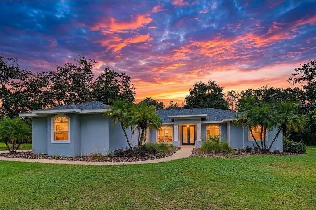 915 Lake Thomas Lane, Lutz, FL, 33548