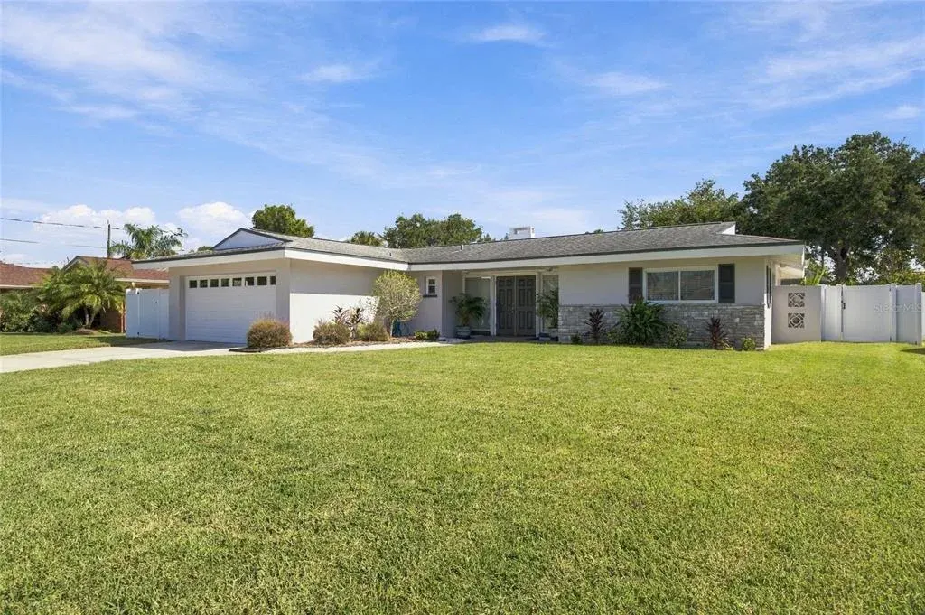 1721 Harbor Circle W, Largo, FL, 33770