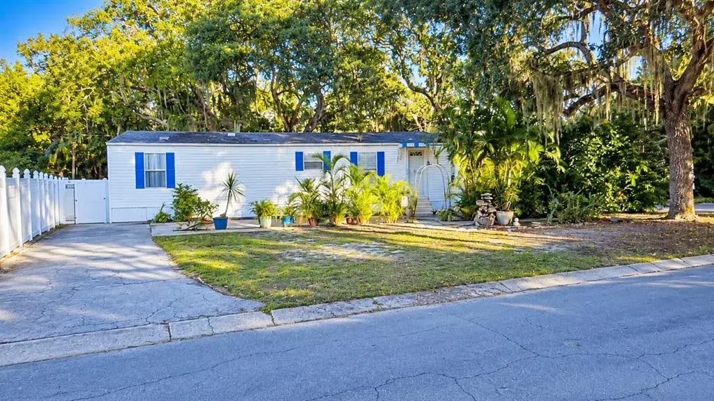 1301 Live Oak Parkway, Tarpon Springs, FL, 34689