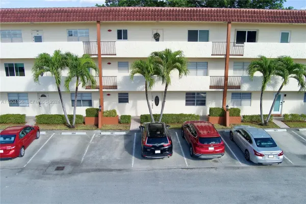 281 S Hollybrook Drive 103, Pembroke Pines, FL 33025