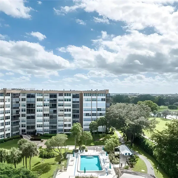 1000 Saint Charles Place 522, Pembroke Pines, FL 33026