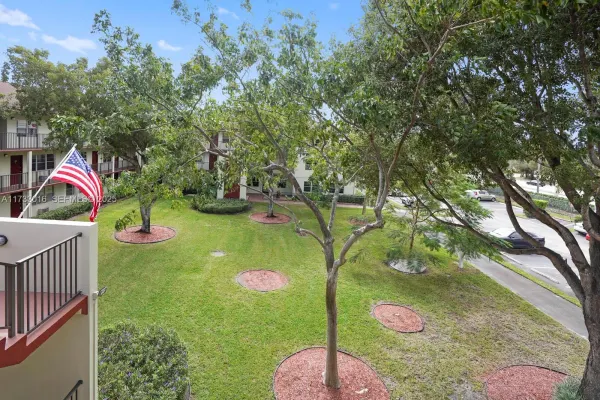 151 SW 135th Terrace, Unit 302t, Pembroke Pines, FL, 33027