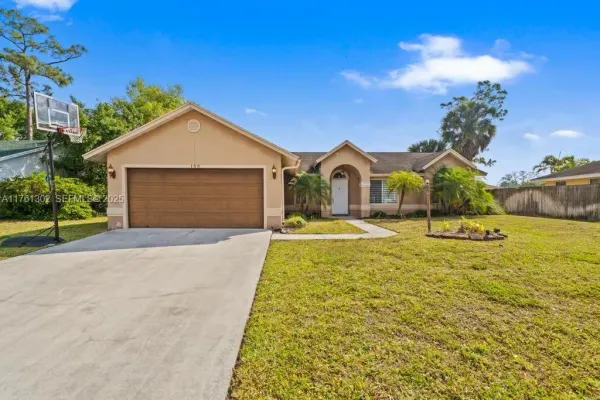 155 Kings Way, Royal Palm Beach, FL, 33411