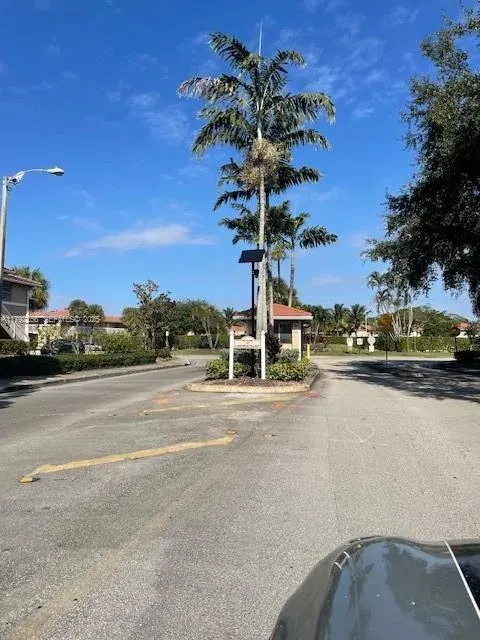 10068 Twin Lakes Drive, Unit 38f, Coral Springs, FL, 33071