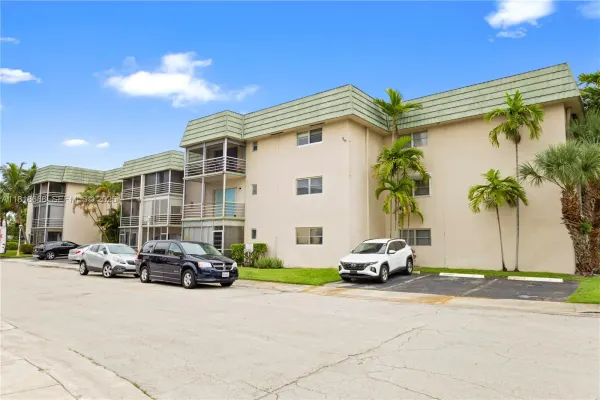 5790 Stirling 212, Unit 212, Hollywood, FL, 33021