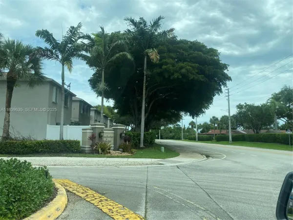 6006 Plum Place, Tamarac, FL 33321
