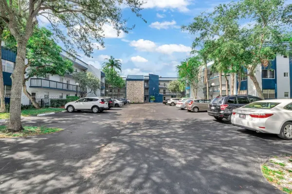 3080 Holiday Springs Boulevard, Unit 207, Margate, FL, 33063