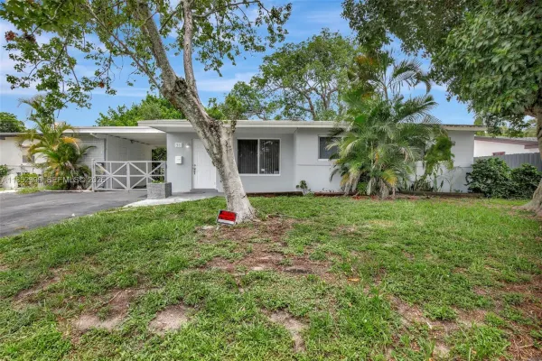 311 SW 68th Terrace, Pembroke Pines, FL 33023