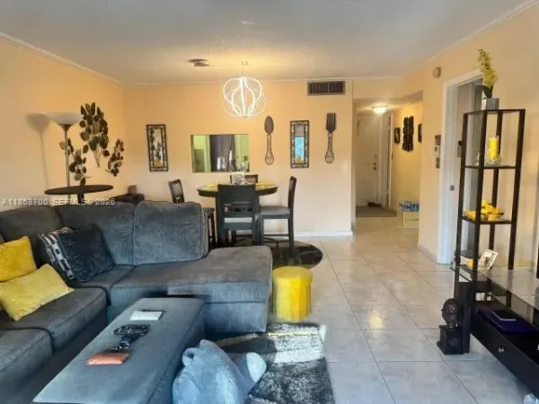 4270 NW 40th Street 306, Lauderdale Lakes, FL 33319
